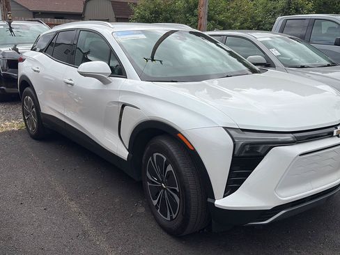 Used 2024 Chevrolet Blazer EV LT AWD/4WD image 3