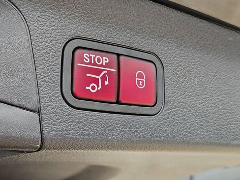 Used 2024 Mercedes-Benz GLS 450 4MATIC image 31