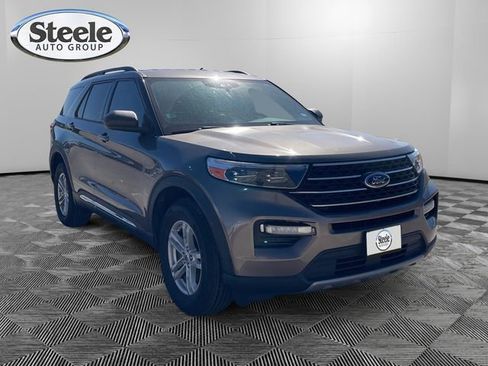 Used 2021 Ford Explorer XLT w/ Equipment Group 202A image 7