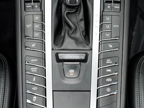 Used 2017 Porsche Macan GTS image 21