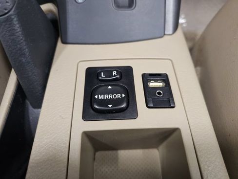 Used 2012 Toyota RAV4 Limited w/ Navigation Value Pkg AWD/4WD image 23
