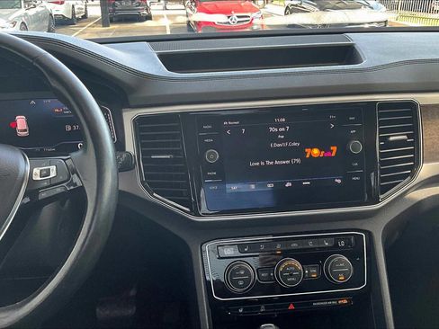 Used 2019 Volkswagen Atlas SEL Premium image 6
