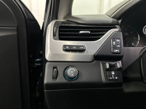 Used 2019 GMC Yukon SLT w/ Graphite Performance Edition RWD image 38