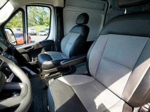 Used 2025 RAM ProMaster 2500 w/ Convenience Group FWD image 19