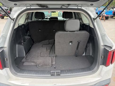 Used 2024 Kia Sorento S w/ Panoramic Sunroof Package FWD image 13