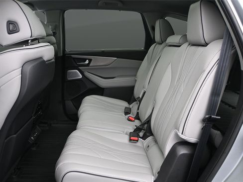 Certified 2026 Acura MDX SH-AWD w/ Advance Package image 9