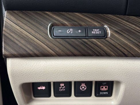 Used 2016 Nissan Maxima Platinum FWD image 28