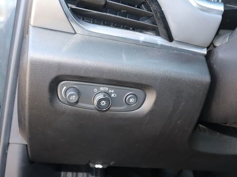 Used 2018 Chevrolet Traverse LT image 5