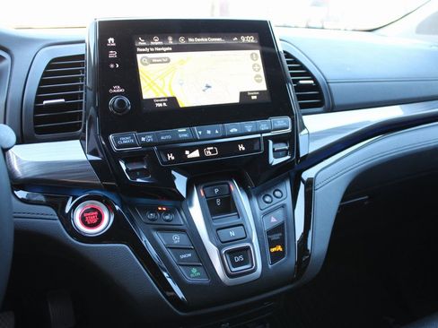 Used 2024 Honda Odyssey Elite image 8