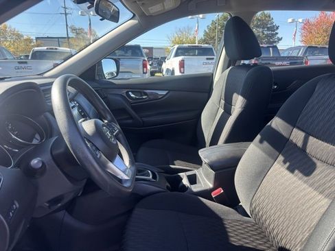 Used 2017 Nissan Rogue S image 12