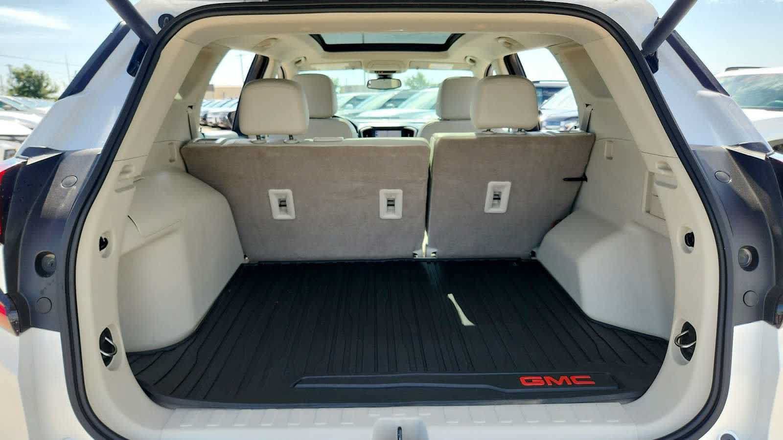 Used 2023 GMC Terrain Denali w/ Denali Premium Package AWD/4WD image 29