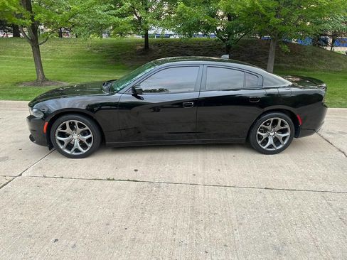 Used 2015 Dodge Charger SXT image 20