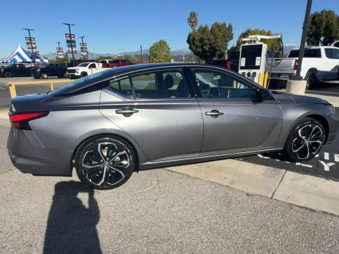Used 2023 Nissan Altima 2.5 SR image 9