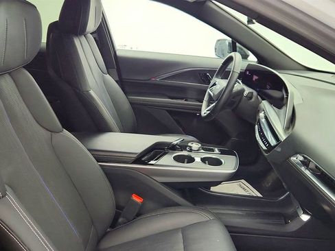 Used 2024 Cadillac Lyriq Sport AWD/4WD image 23