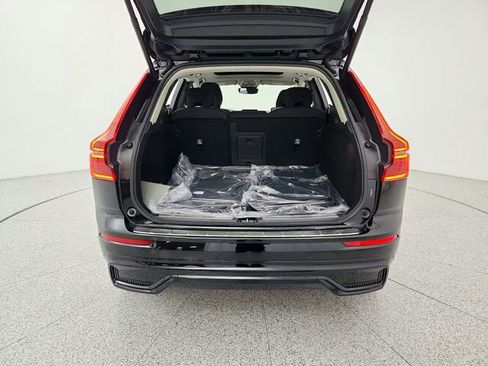 New 2026 Volvo XC60 B5 Plus w/ Protection Package Premier AWD/4WD image 19