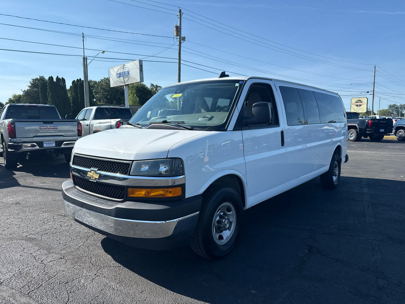 Certified 2024 Chevrolet Express 3500 LT w/ LT Preferred Equipment Group RWD image 1