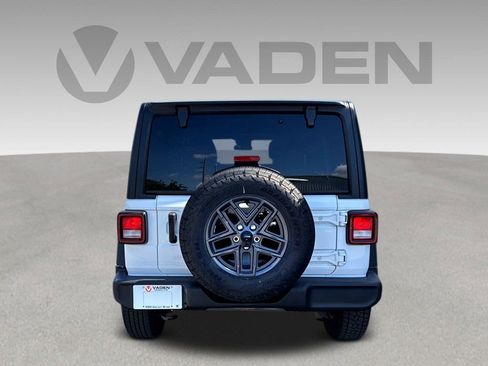 Used 2024 Jeep Wrangler Unlimited Sport AWD/4WD image 19