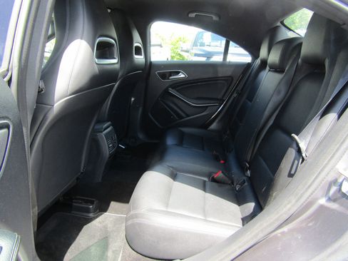 Used 2014 Mercedes-Benz CLA 250 image 12
