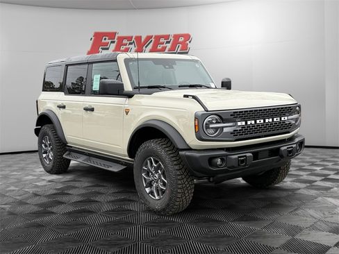 New 2025 Ford Bronco Badlands image 7