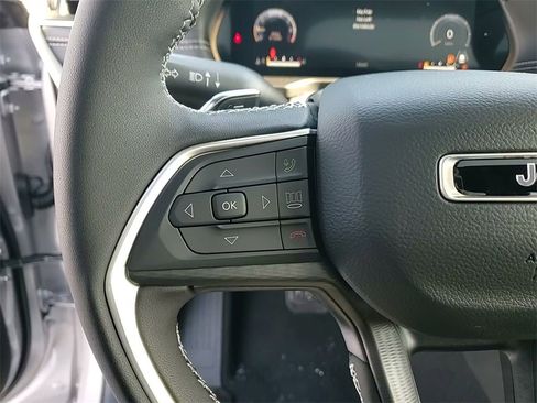 New 2025 Jeep Grand Cherokee Laredo X w/ Luxury Tech Group I image 25