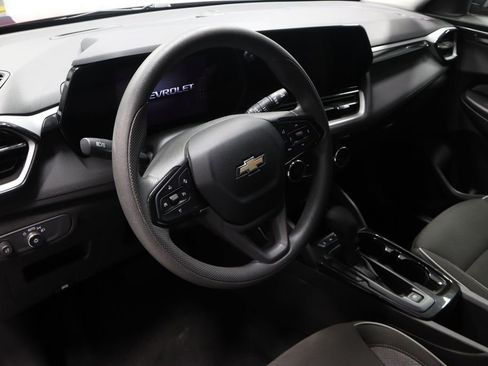 Used 2025 Chevrolet TrailBlazer LT image 24