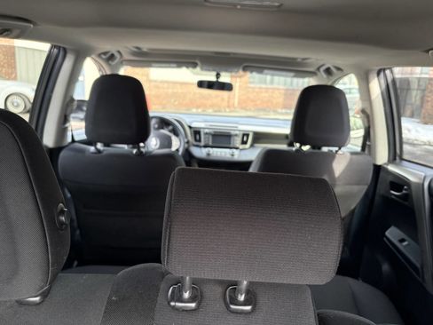 Used 2013 Toyota RAV4 XLE image 17