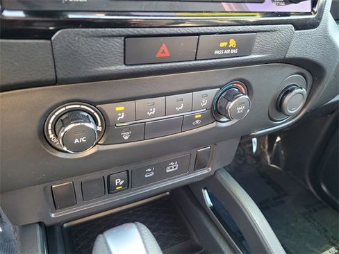 Used 2023 Nissan Frontier SV w/ Midnight Edition Package image 16
