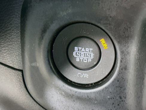 Certified 2021 Jeep Gladiator Overland AWD/4WD image 24