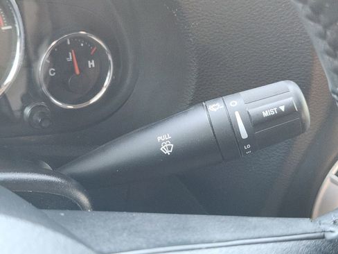 Used 2016 Jeep Wrangler Unlimited Sahara w/ Connectivity Group image 27