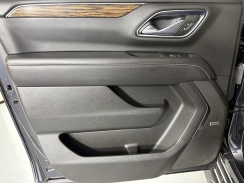 Used 2024 Chevrolet Suburban Premier image 38