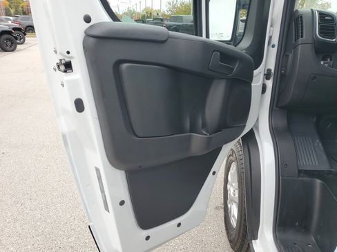 New 2025 RAM ProMaster 1500 w/ Quick Order Package 22G SLT image 13