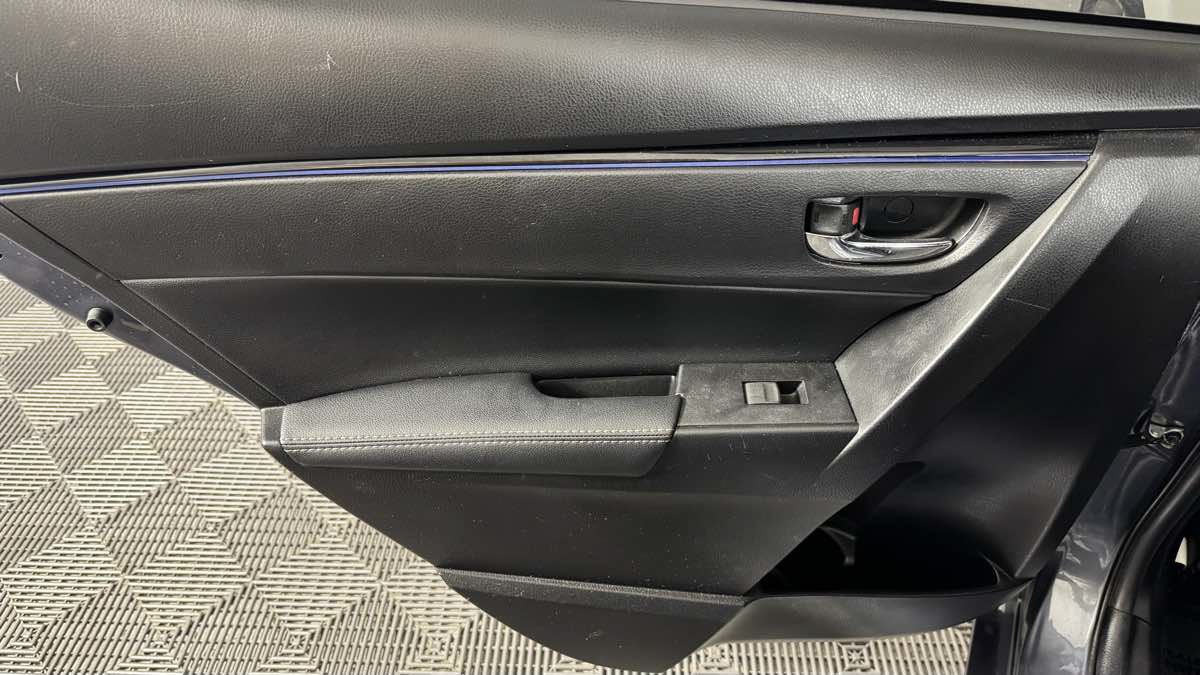 Used 2019 Toyota Corolla SE FWD image 25