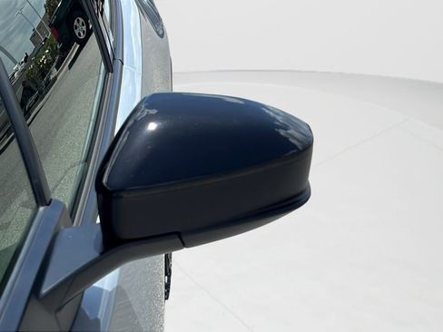 Used 2025 Toyota Prius Plug-In Hybrid FWD image 26
