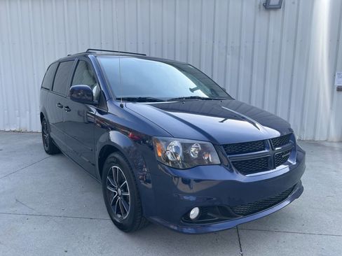 Used 2017 Dodge Grand Caravan GT image 1