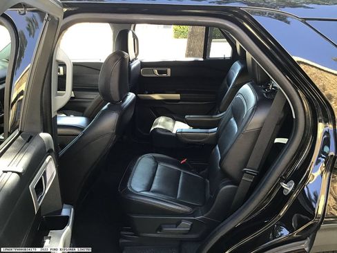 Used 2022 Ford Explorer Limited w/ Equipment Group 301A RWD image 15