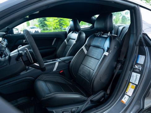 Used 2021 Ford Mustang Shelby GT500 w/ Technology Package RWD image 40