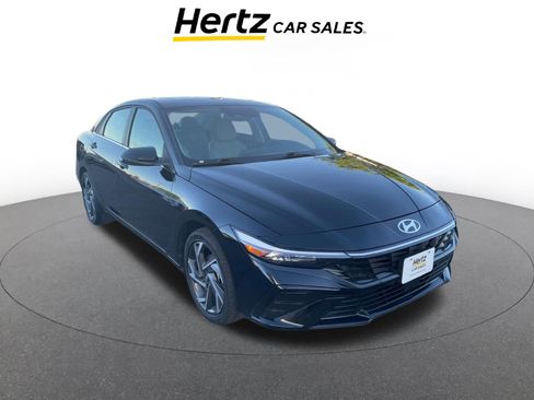 Used 2025 Hyundai Elantra Limited image 1