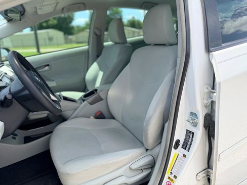 Used 2014 Toyota Prius Two FWD image 10