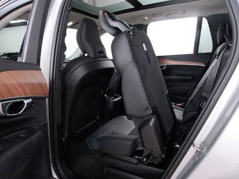 Certified 2025 Volvo XC90 B5 Plus w/ Protection Package Premier AWD/4WD image 38