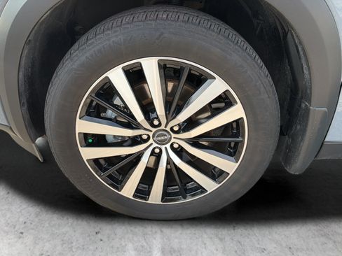 Certified 2025 Nissan Pathfinder Platinum w/ Cargo Package FWD image 43