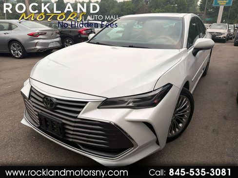 Used 2019 Toyota Avalon Limited w/ All Weather Liner Package FWD image 1