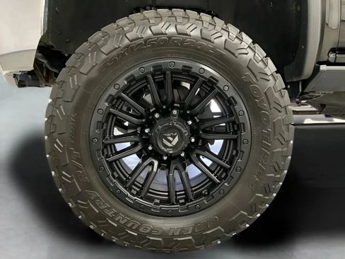 Used 2019 GMC Sierra 2500 SLT w/ Driver Alert Package AWD/4WD image 25