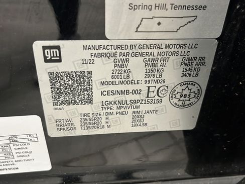 Used 2023 GMC Acadia SLT w/ GMC Pro Grade Package AWD/4WD image 29