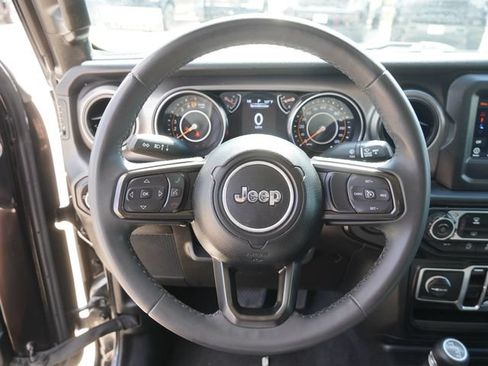 Used 2023 Jeep Gladiator Sport AWD/4WD image 23