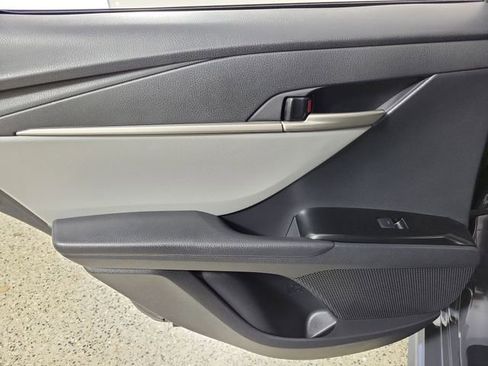 Used 2025 Toyota Camry SE FWD image 14