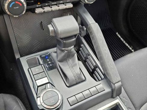 Certified 2025 Toyota Tacoma SR5 AWD/4WD image 27
