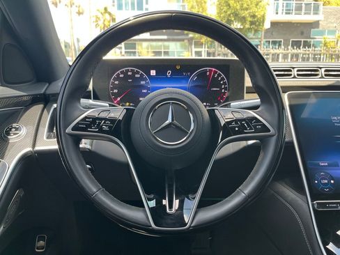 Used 2024 Mercedes-Benz S 580e 4MATIC Sedan image 24