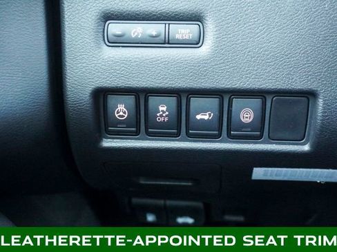 Used 2024 Nissan Murano SV image 25