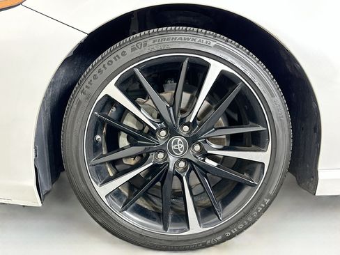 Used 2019 Toyota Camry XSE image 11