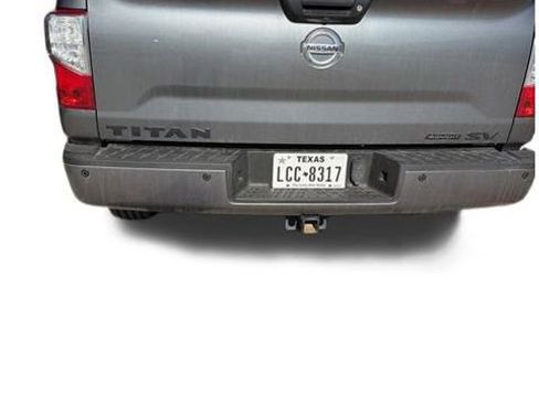 Used 2018 Nissan Titan SV w/ SV Convenience Package image 11
